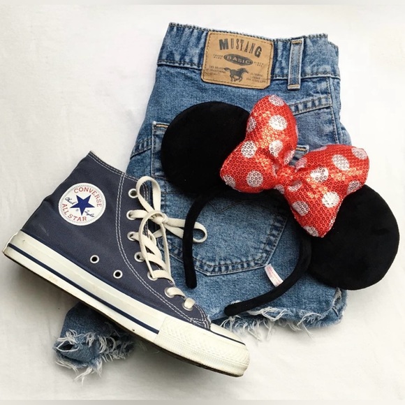 Converse - Picture 2 of 9